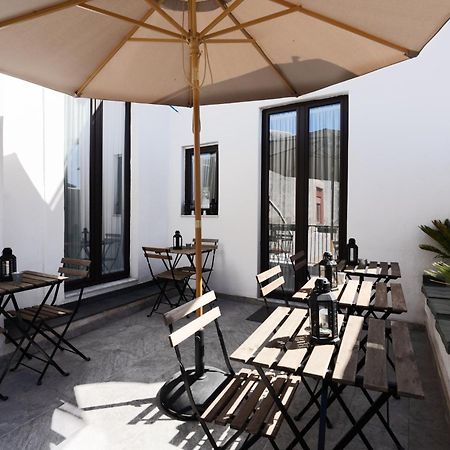 Holiday Lux Boutique Room Катания Экстерьер фото