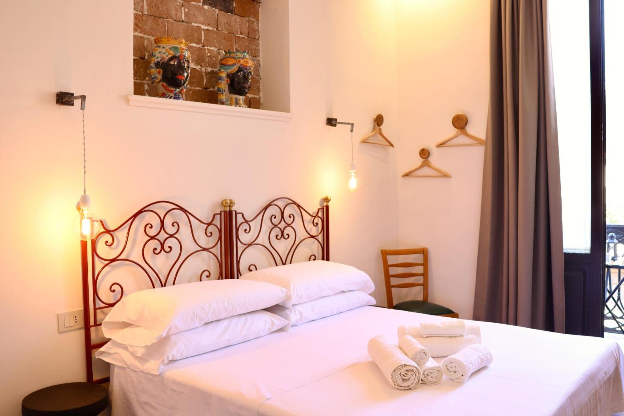 Holiday Lux Boutique Room Катания Экстерьер фото