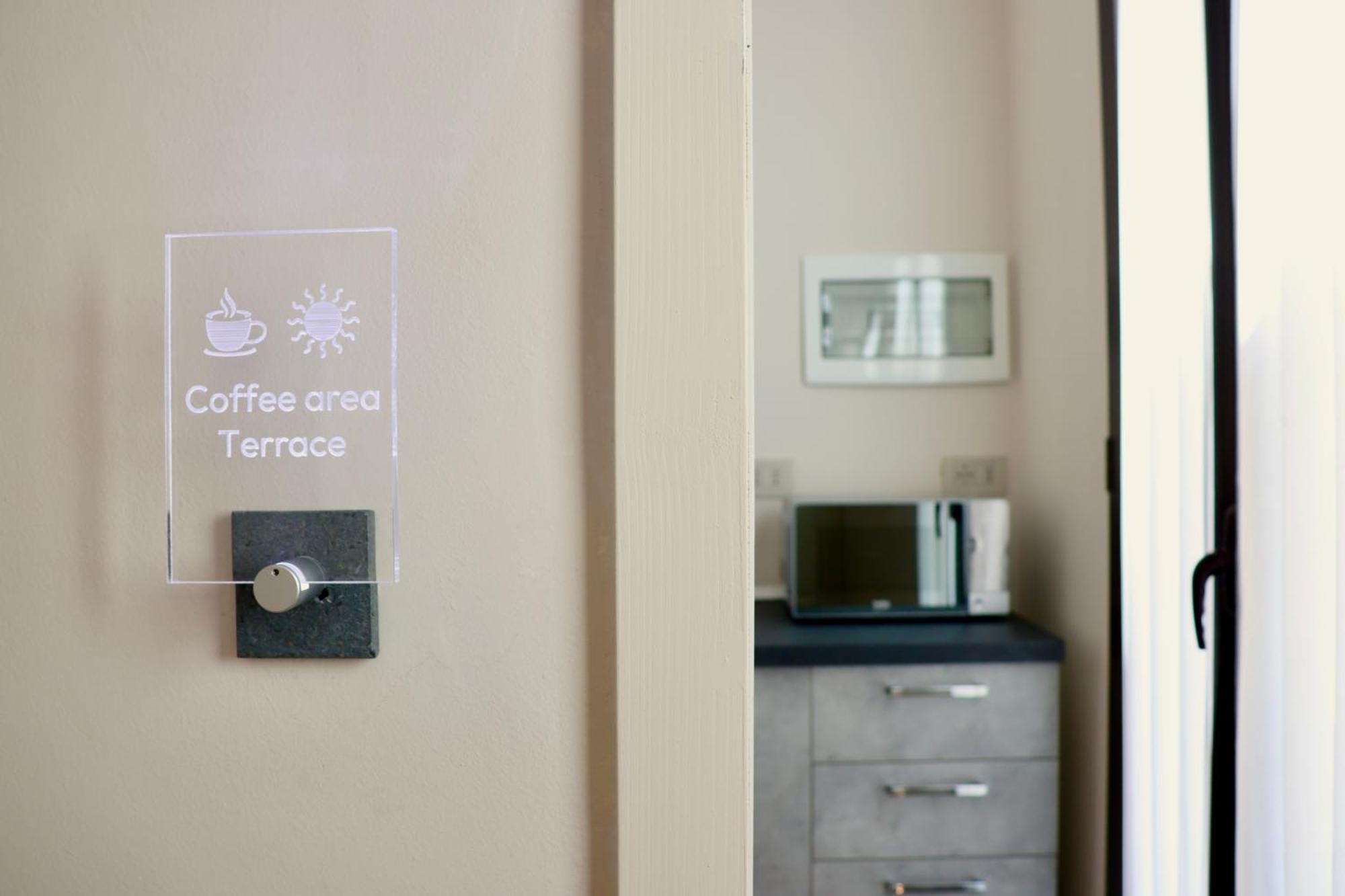 Holiday Lux Boutique Room Катания Экстерьер фото
