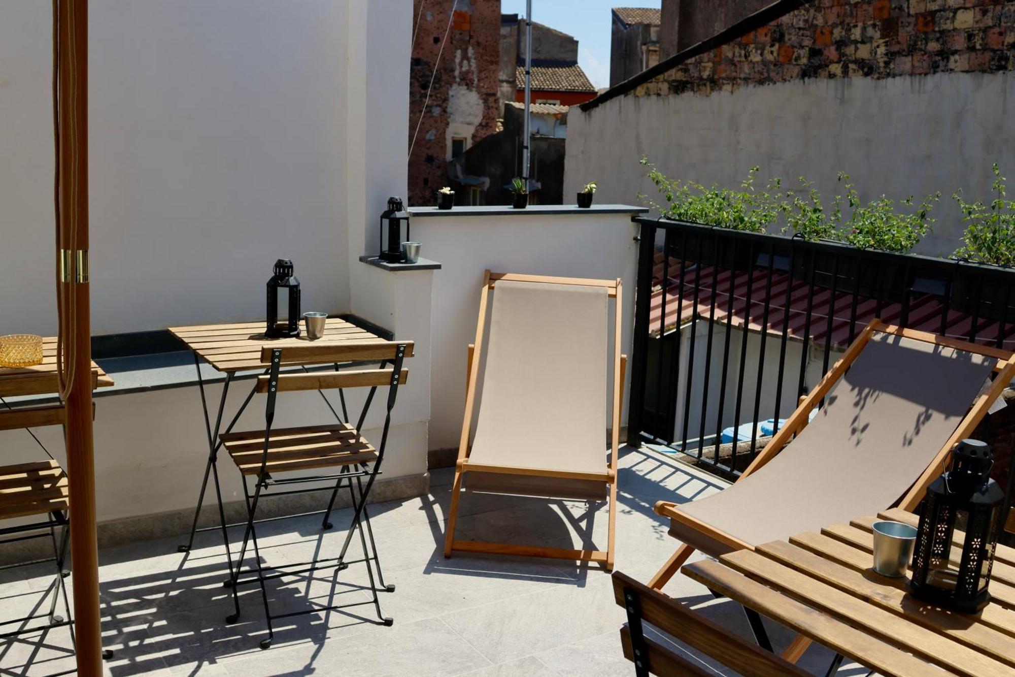 Holiday Lux Boutique Room Катания Экстерьер фото