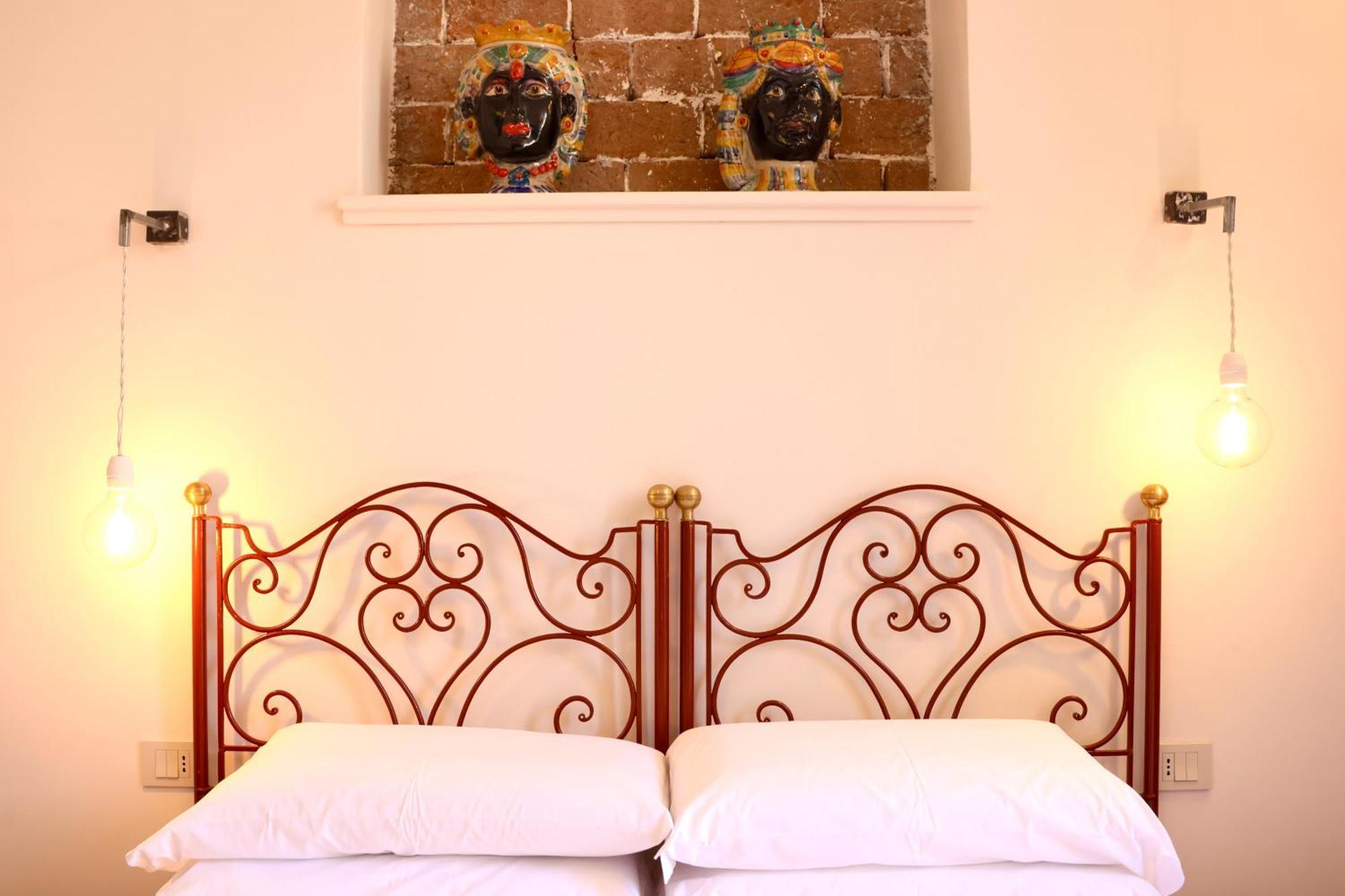 Holiday Lux Boutique Room Катания Номер фото