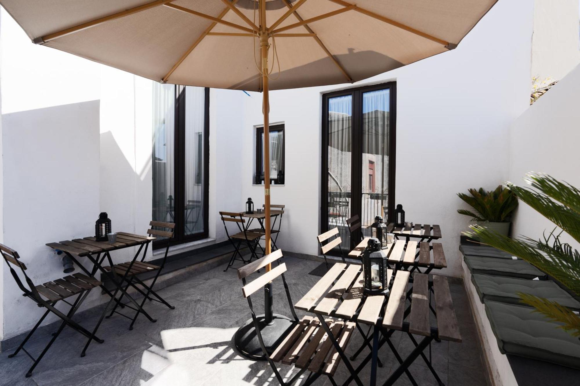 Holiday Lux Boutique Room Катания Экстерьер фото