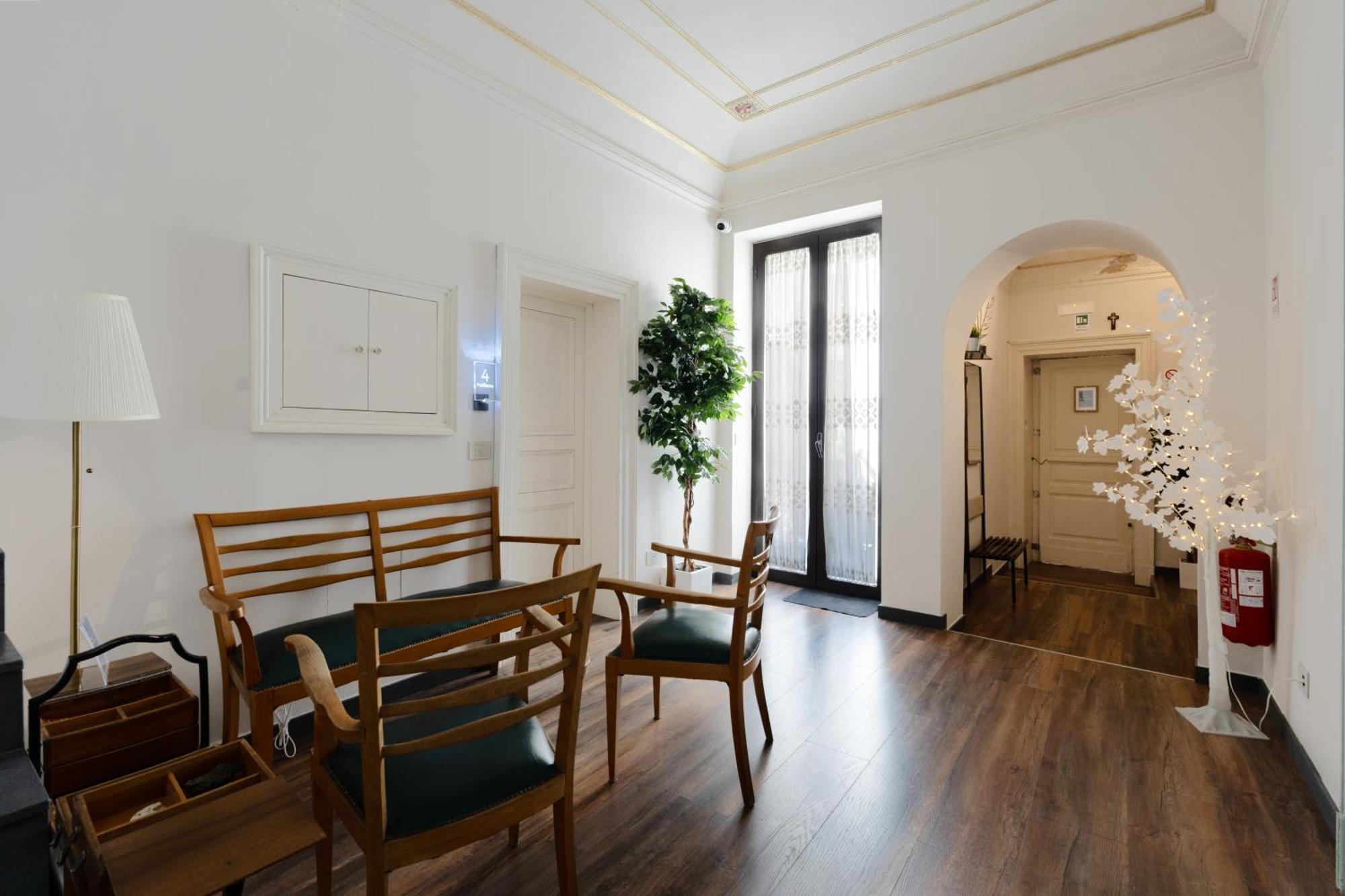 Holiday Lux Boutique Room Катания Экстерьер фото