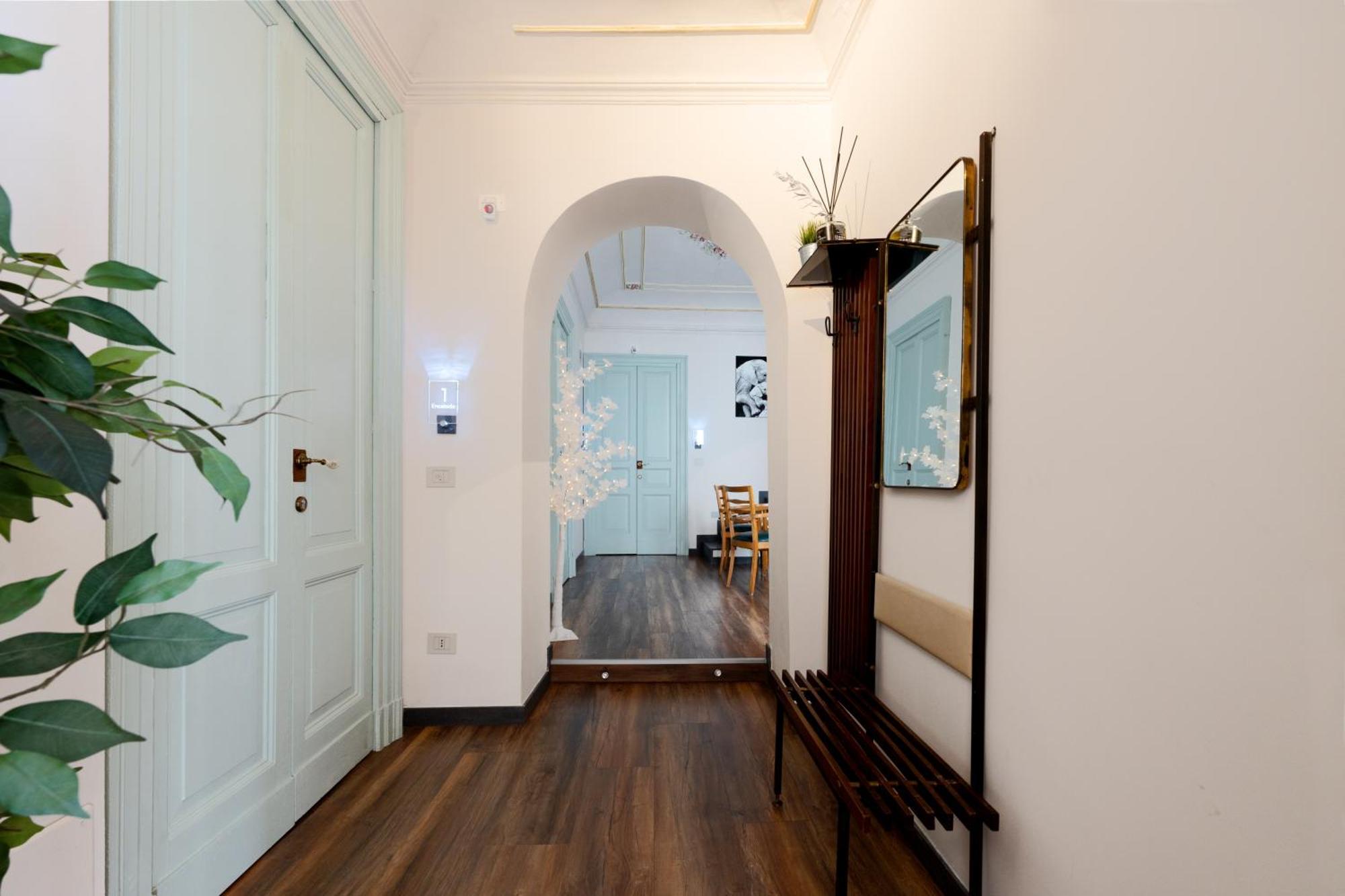 Holiday Lux Boutique Room Катания Экстерьер фото
