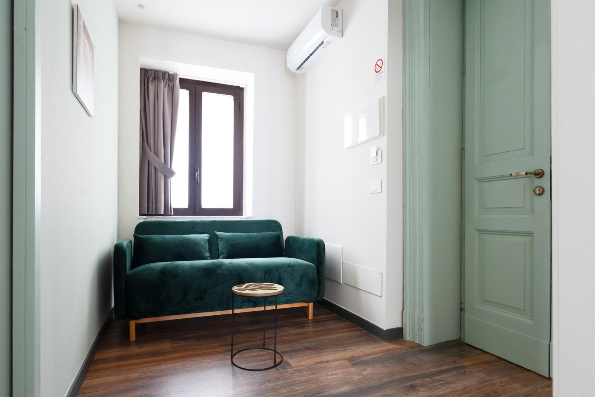 Holiday Lux Boutique Room Катания Экстерьер фото