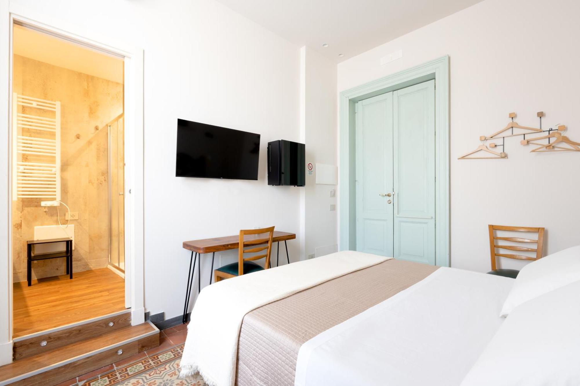 Holiday Lux Boutique Room Катания Экстерьер фото
