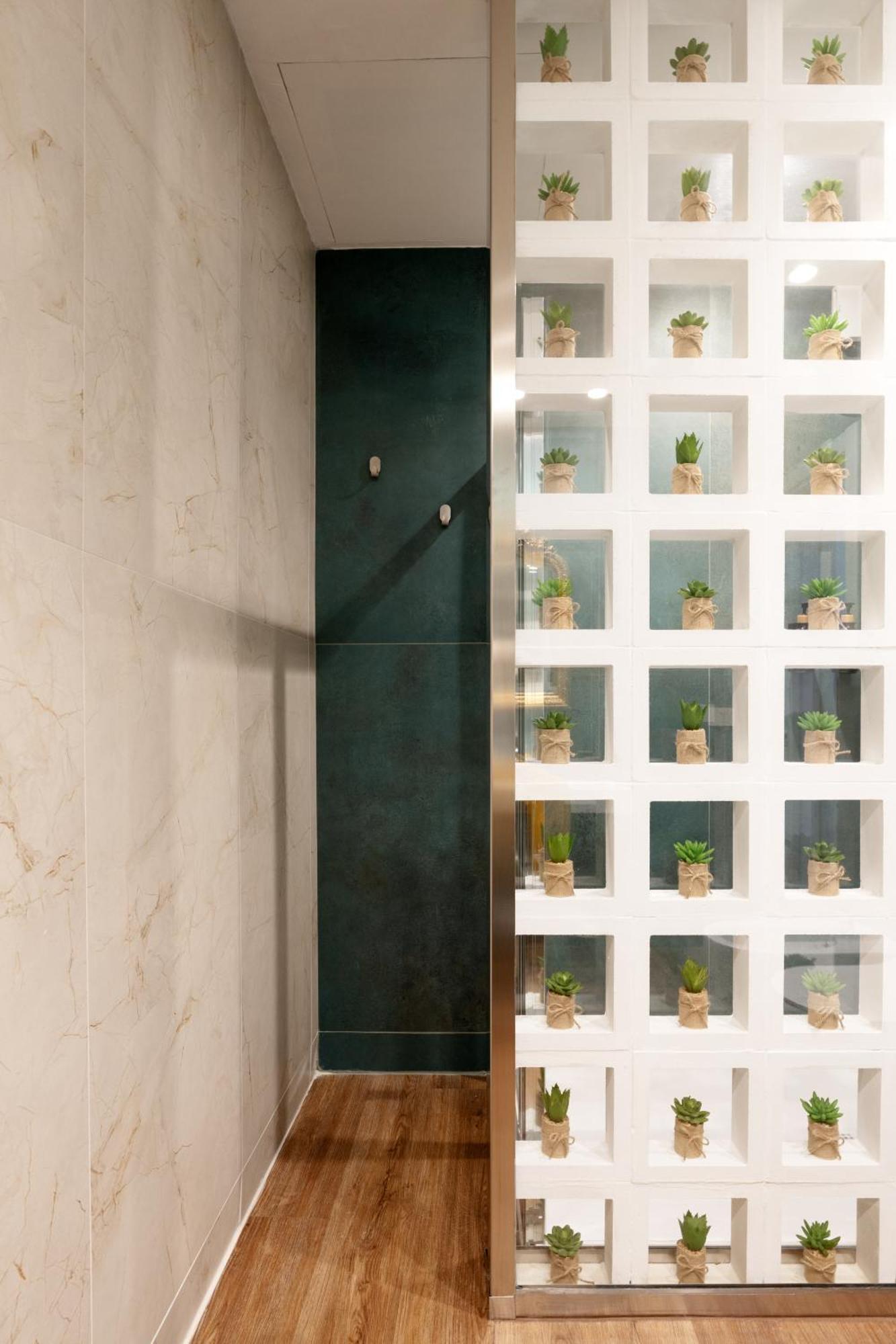 Holiday Lux Boutique Room Катания Экстерьер фото